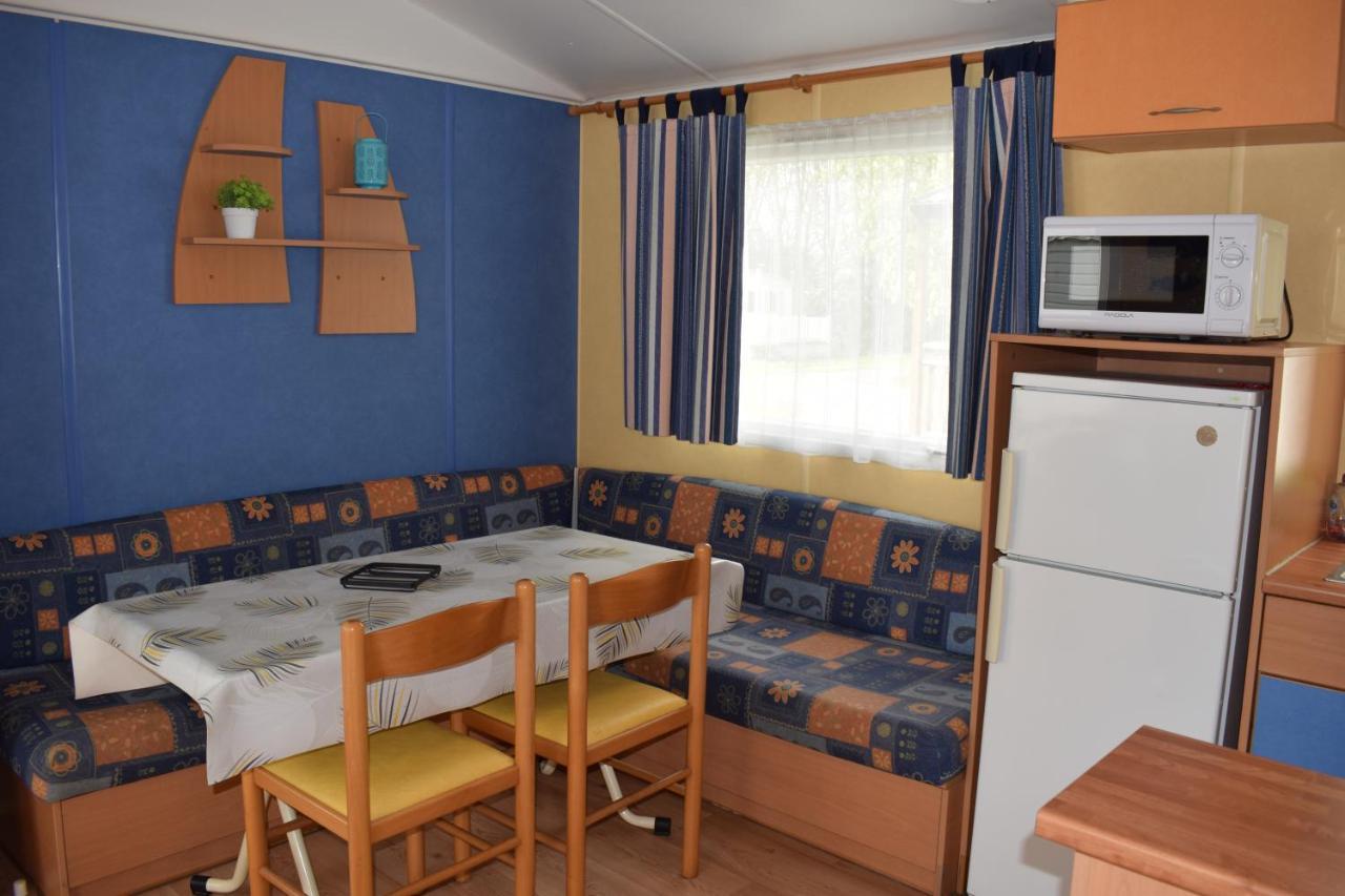 Camping Du Creulet Crouay Bagian luar foto